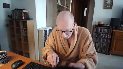  Papi  online show from March 13, 9:27 am