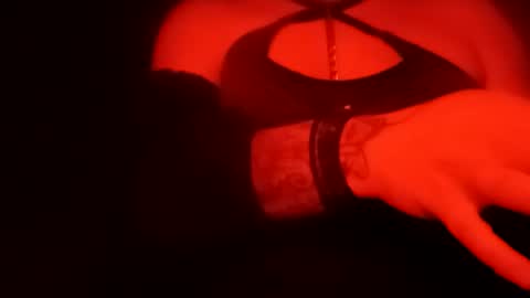 Snapshot of 7xofbadponylove chatting on December 1, 5:01 am 7xofbadponylove online show from December 1, 5:01 am