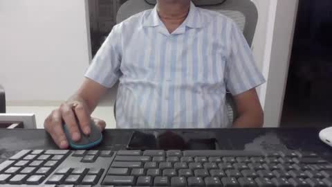 Snapshot of 8050pg chatting on February 23, 6:38 pm MROSE7080 online show from February 23, 6:38 pm