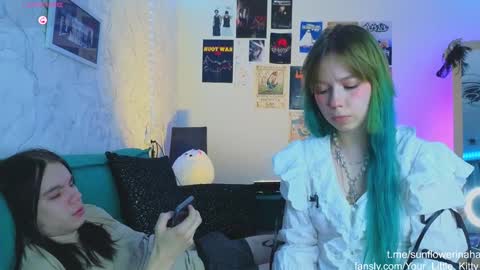Snapshot of 819sunflowerinahat2016 chatting on January 10, 10:17 am Cornelia and Dante online show from January 10, 10:17 am
