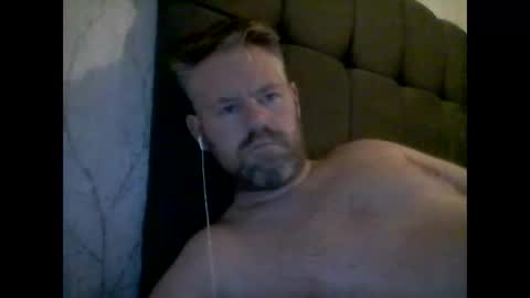 Snapshot of 81jonnyx chatting on December 21, 8:28 am 81jonnyx online show from December 21, 8:28 am
