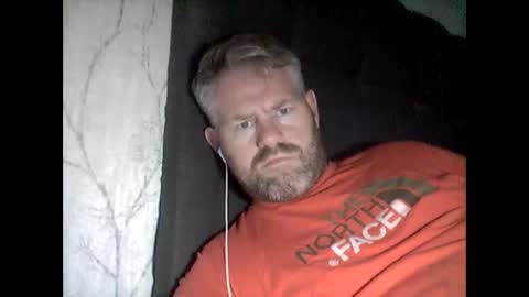 Snapshot of 81jonnyx chatting on December 23, 3:23 pm 81jonnyx online show from December 23, 3:23 pm