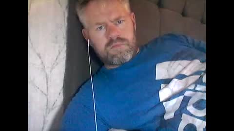 Snapshot of 81jonnyx chatting on January 2, 2:24 pm 81jonnyx online show from January 2, 2:24 pm