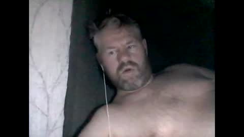 Snapshot of 81jonnyx chatting on January 3, 5:17 am 81jonnyx online show from January 3, 5:17 am