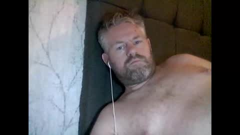 Snapshot of 81jonnyx chatting on January 3, 9:36 pm 81jonnyx online show from January 3, 9:36 pm