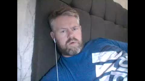 Snapshot of 81jonnyx chatting on February 20, 10:16 am 81jonnyx online show from February 20, 10:16 am