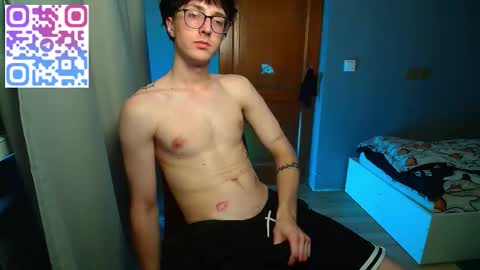 Snapshot of 8_goat chatting on October 25, 1:13 am Phillip online show from October 25, 1:13 am