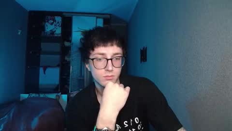 Snapshot of 8_goat chatting on December 5, 3:15 am Phillip online show from December 5, 3:15 am