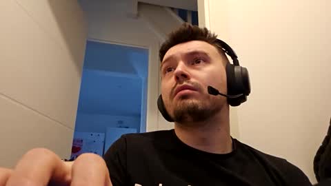 8inchdude93 online show from October 15, 9:09 am