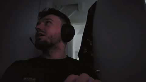 8inchdude93 online show from February 1, 9:08 am