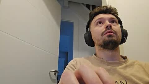 8inchdude93 online show from April 26, 6:55 am