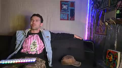 EvelDicknievel1 online show from December 4, 3:16 am