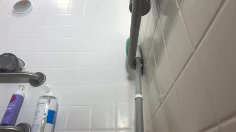 Snapshot of 8rown chatting on February 16, 1:35 am Selfsuckboi online show from February 16, 1:35 am