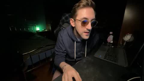 Snapshot of 91stefisexy91 chatting on December 19, 7:43 pm 91stefisexy91 online show from December 19, 7:43 pm