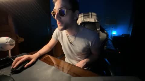 Snapshot of 91stefisexy91 chatting on February 6, 9:29 pm 91stefisexy91 online show from February 6, 9:29 pm