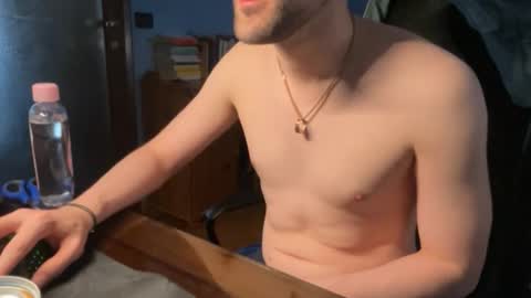 Snapshot of 91stefisexy91 chatting on February 22, 12:47 pm 91stefisexy91 online show from February 22, 12:47 pm