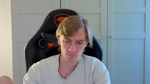 Roman Bellic online show from April 26, 2:26 pm