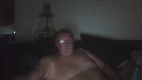 Snapshot of 9gecko696969 chatting on October 19, 9:21 am 9gecko696969 online show from October 19, 9:21 am