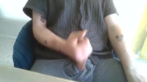 Snapshot of 9inchmenace chatting on May 21, 6:26 pm 9inchmenace online show from May 21, 6:26 pm