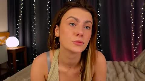 Snapshot of _a_n_n_y_ chatting on February 21, 6:36 am Willow online show from February 21, 6:36 am