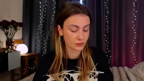 Snapshot of _a_n_n_y_ chatting on February 25, 6:45 am Willow online show from February 25, 6:45 am