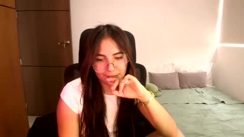 Snapshot of _abbyyyy_ chatting on June 9, 4:18 pm abby 3 online show from June 9, 4:18 pm
