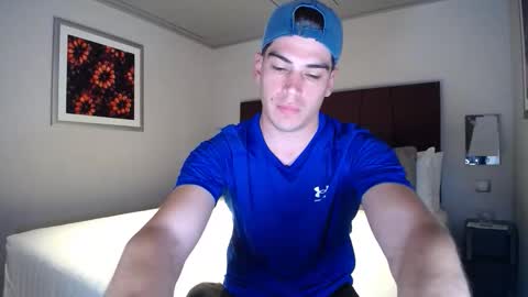 _aesthetic online show from November 25, 5:57 pm