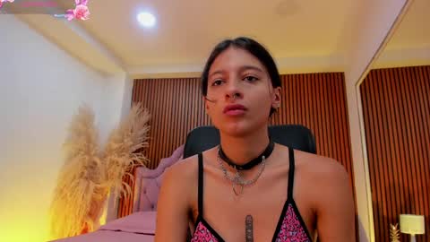 Snapshot of _agathaargent chatting on April 6, 9:27 pm Agatha online show from April 6, 9:27 pm
