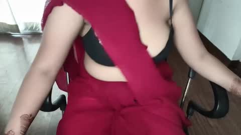 _aleena_ online show from October 13, 6:57 am