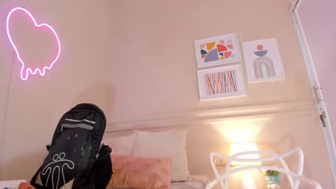 Snapshot of _aleja_x chatting on October 1, 11:49 am _aleja_x online show from October 1, 11:49 am