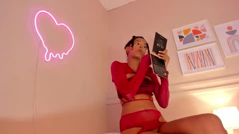 Snapshot of _aleja_x chatting on October 13, 11:43 am _aleja_x online show from October 13, 11:43 am