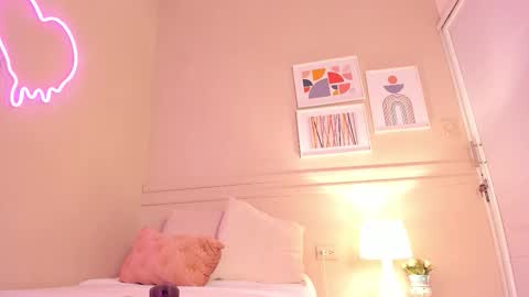 Snapshot of _aleja_x chatting on October 21, 11:33 am _aleja_x online show from October 21, 11:33 am