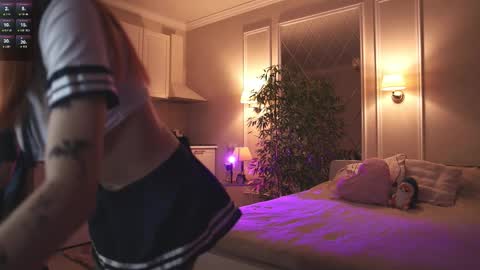 _alice_meyss_ online show from November 22, 10:03 am