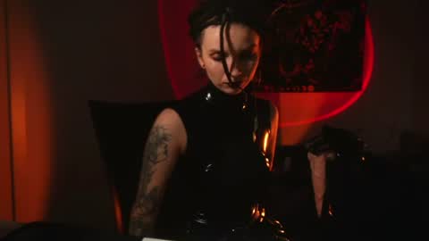 Snapshot of _alicemorrison_ chatting on June 18, 6:12 pm Alice Morrison Mistress Datura online show from June 18, 6:12 pm