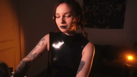 Snapshot of _alicemorrison_ chatting on July 4, 7:20 pm Alice Morrison Mistress Datura online show from July 4, 7:20 pm