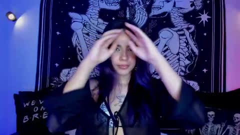 Snapshot of _alicesasha_ chatting on March 24, 8:30 am _alicesasha_ online show from March 24, 8:30 am