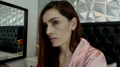 Snapshot of _aline_hall chatting on December 9, 7:50 pm Alline Hall online show from December 9, 7:50 pm