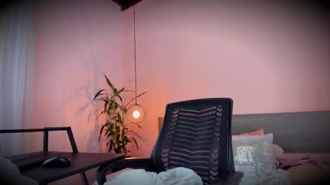 Snapshot of _aline_hall chatting on September 20, 12:17 pm Alline Hall online show from September 20, 12:17 pm