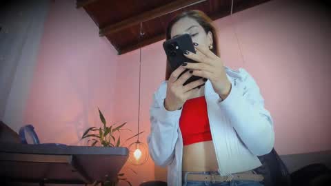Snapshot of _aline_hall chatting on September 29, 10:53 am Alline Hall online show from September 29, 10:53 am