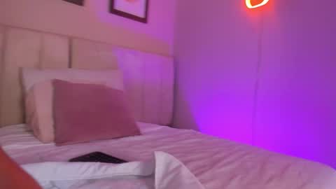 Hii I m Alison   online show from October 10, 11:42 am