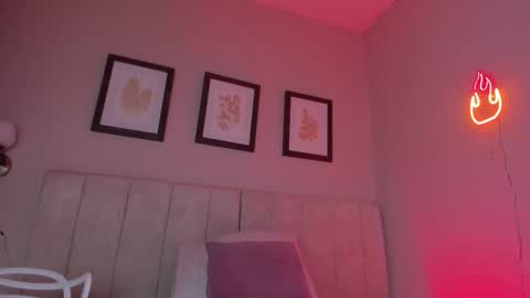 Hii I m Alison   online show from November 11, 11:32 am