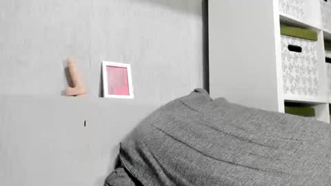 Snapshot of _alter_ego_ chatting on February 4, 11:27 pm Alex online show from February 4, 11:27 pm