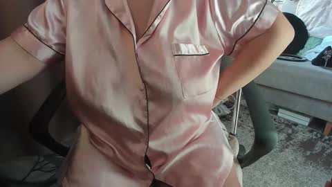 Snapshot of _alyssia_ chatting on January 16, 10:19 am lisa online show from January 16, 10:19 am