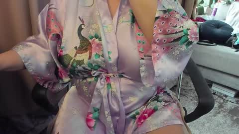 Snapshot of _alyssia_ chatting on February 15, 10:25 am lisa online show from February 15, 10:25 am