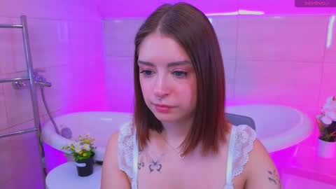 _amelia_shine_ online show from October 4, 10:02 am