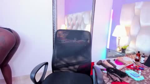 Analy  online show from March 17, 8:45 pm