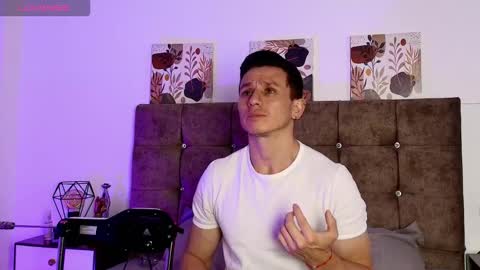 Snapshot of _andrewfalcon2 chatting on November 3, 6:42 pm _andrewfalcon2 online show from November 3, 6:42 pm