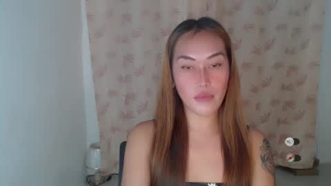 Snapshot of _angelari_ chatting on December 2, 8:19 am Pearl online show from December 2, 8:19 am