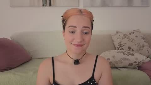 Snapshot of _annieone chatting on July 25, 2:47 pm Anna online show from July 25, 2:47 pm