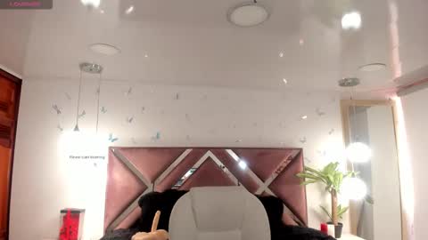 antonnela online show from October 15, 4:18 pm